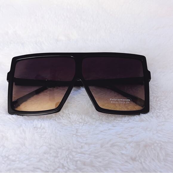 Stylens Accessories - Ivonne Black Flat Oversized Square Sunglasses